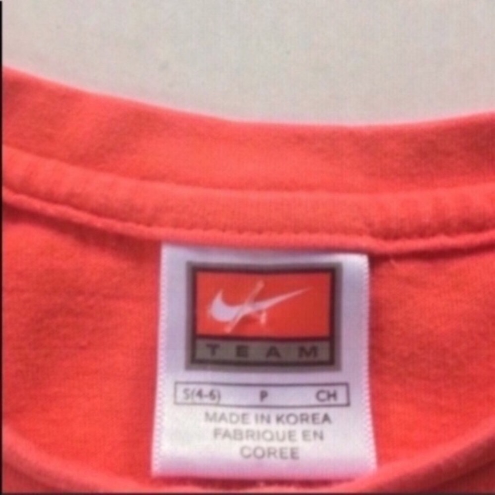 Nike Georgia Bulldogs Women’s Small Red Logo Tee NCAA SEC Game Day Shirt - Picture 3 of 3